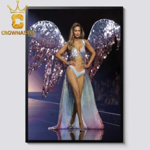 Gigi Hadid Victoria Secret 2026 Wings Home Decor Poster Canvas